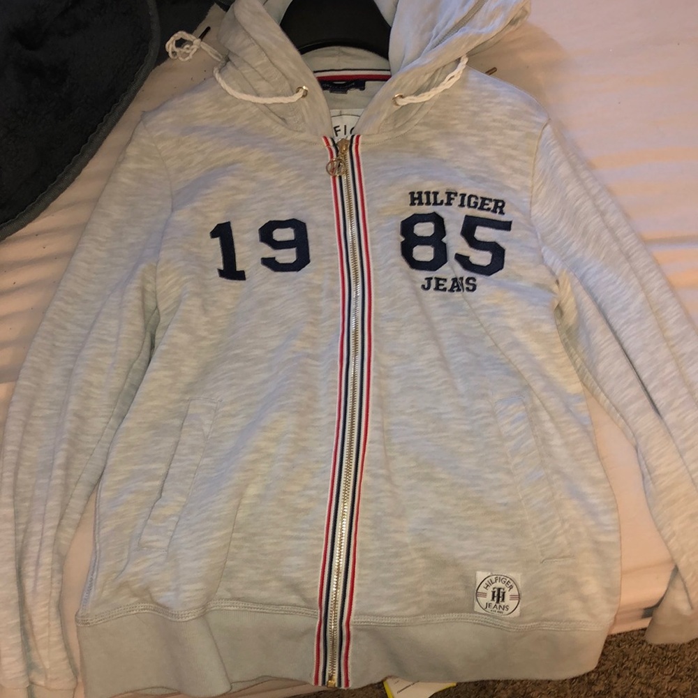 Tommy sweater